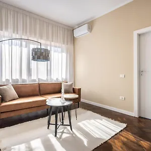 Elegant Two Bedrooms Apartament