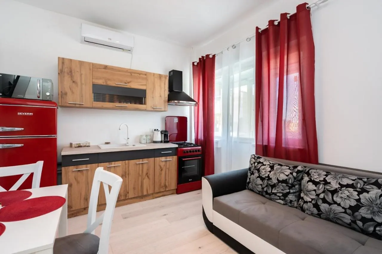 Spacious And Cozy Apartment In Central Bucharest Romania