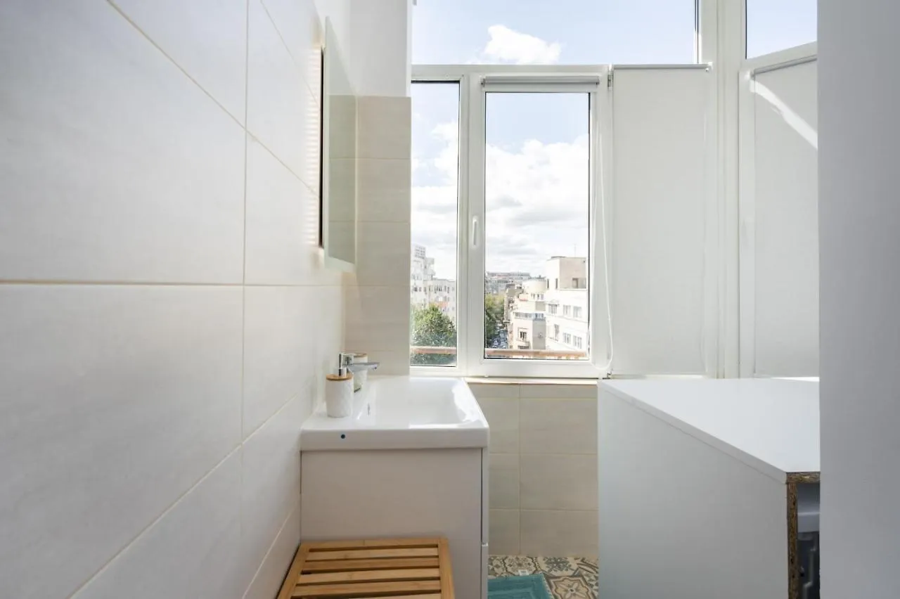 Spacious And Cozy Apartment In Central Bucharest
